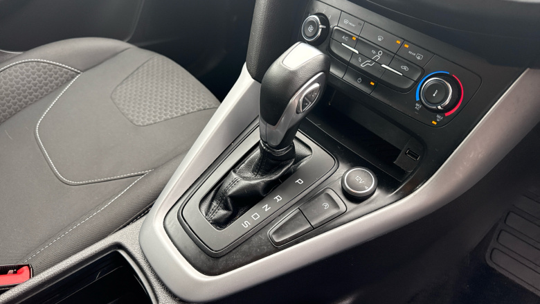 Ford Focus 1.0 EcoBoost 125 Zetec 5dr Auto Petrol Hatchback